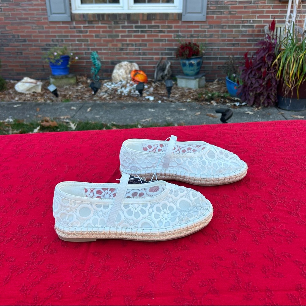 Women's Celia Floral Lace Mary Jane Espadrille Flat by universal thread size 7.5